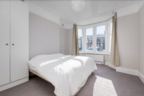 2 bedroom apartment to rent, Egerton Gardens, London, W13