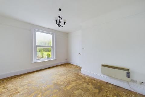 2 bedroom flat for sale, Flat 3, 6 Maison Dieu Road