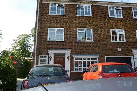 4 bedroom terraced house to rent - London, N2