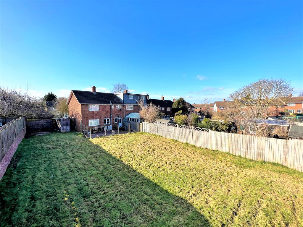 Princess Drive, Grantham, NG31 3 bed semidetached house £180,000