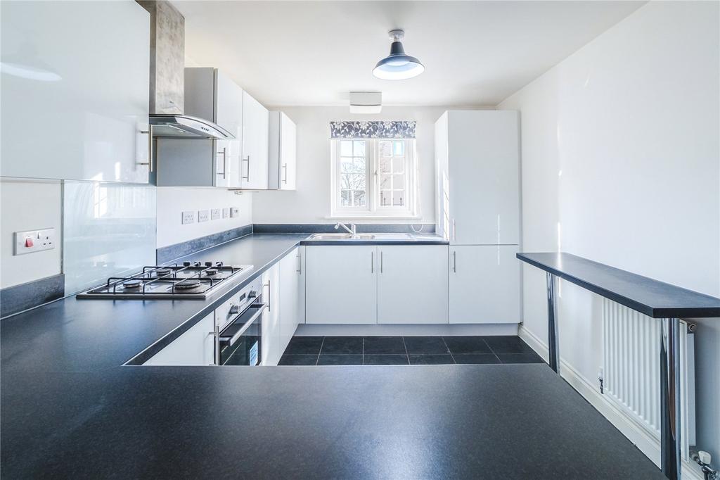 Clapham Close, Nightingale Rise, Swindon, Wiltshire, SN2 4 bed end of