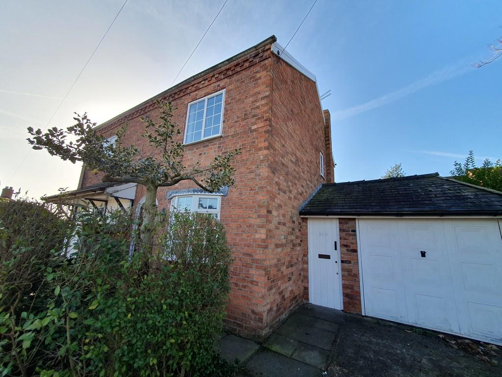 Swanlow Lane, Winsford 2 bed semidetached house for sale £180,000