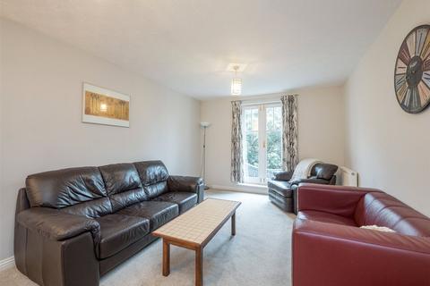 2 bedroom flat to rent, Huntingdon Place, Edinburgh, EH7