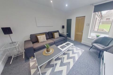 2 bedroom flat to rent, Walker Road, Torry, Aberdeen, AB11