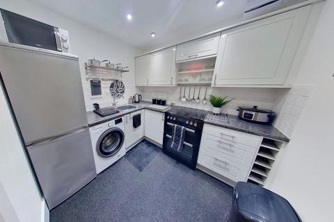2 bedroom flat to rent, Walker Road, Torry, Aberdeen, AB11