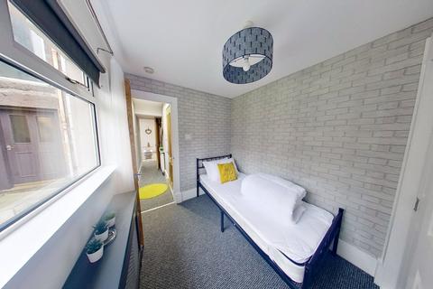 2 bedroom flat to rent, Walker Road, Torry, Aberdeen, AB11