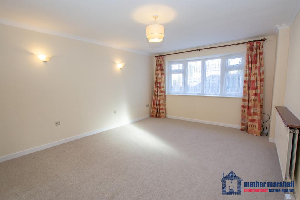 Angotts Mead, Stevenage 4 bed detached house £1,875 pcm (£433 pw)
