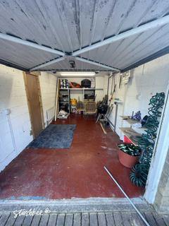 Garage to rent, Broadfield Park, Holmfirth HD9