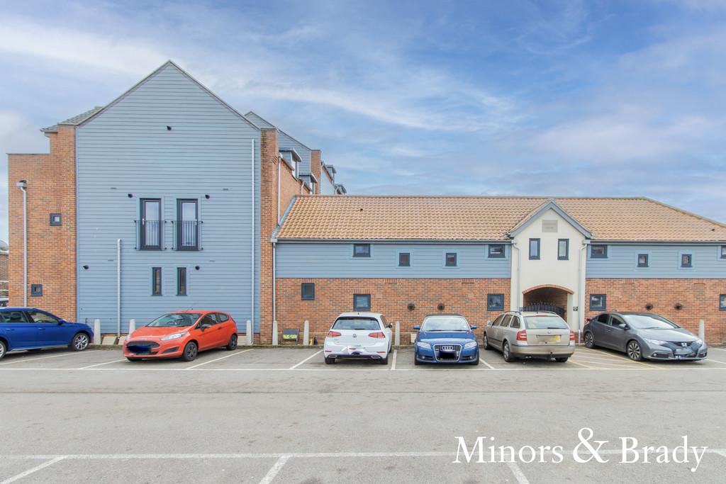 Norwich Street, Fakenham 1 bed apartment £140,000