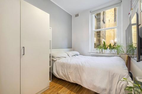 2 bedroom flat for sale - Nassau Street, London