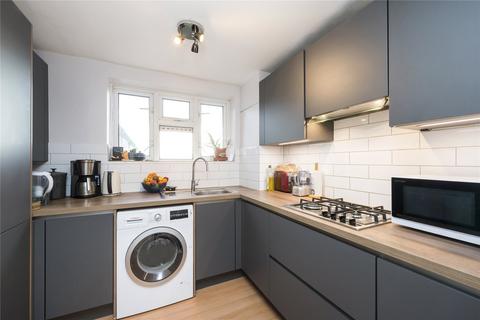 2 bedroom flat for sale, Mortlake High Street, London