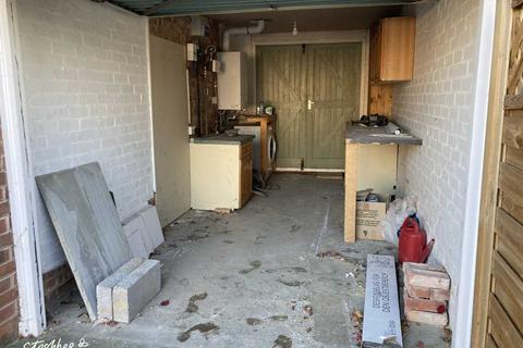 Garage to rent, Willow Close, East Leake LE12