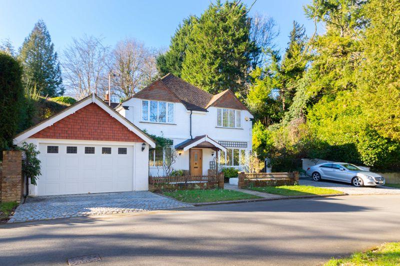 Portley Wood Road, Whyteleafe 4 bed detached house for sale £990,000