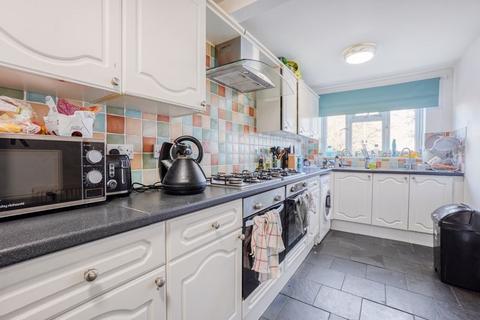 6 bedroom terraced house to rent, Knight Avenue, Canterbury