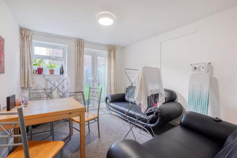 1 bedroom in a house share to rent, Knight Avenue, Canterbury