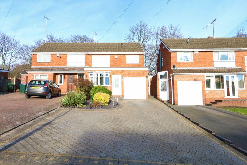 Chudleigh Grove, Great Barr, Birmingham, B43 5HJ 4 bed semidetached