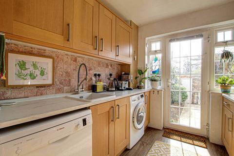 35 Ellesmere Close, Caversham, Reading, RG4 5HG