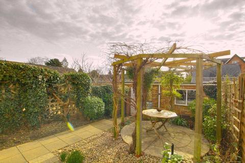 35 Ellesmere Close, Caversham, Reading, RG4 5HG