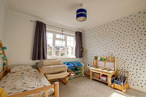 35 Ellesmere Close, Caversham, Reading, RG4 5HG
