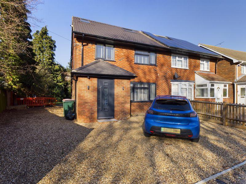 Langley Green, Crawley 4 bed semidetached house £475,000