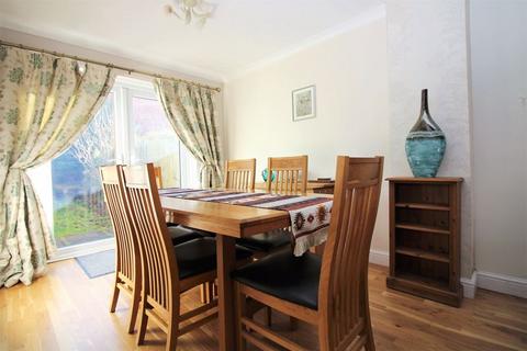 12 Cloudberry Close, Chard, TA20 1HU