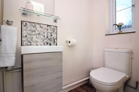 12 Cloudberry Close, Chard, TA20 1HU