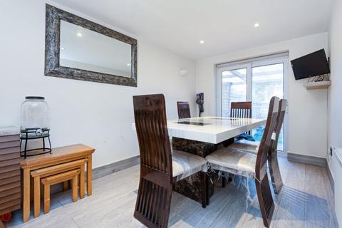 79 Wickstead Avenue, Luton, LU4 9DW