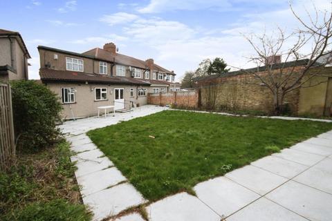 13 Raynor Close, Southall, UB1 1RN