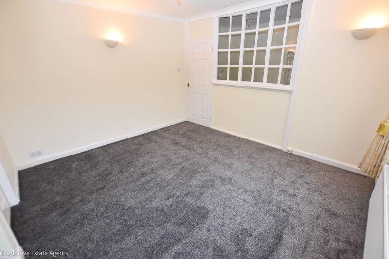 Mostyn Road, Hazel Grove, SK7 3 bed bungalow £1,300 pcm (£300 pw)