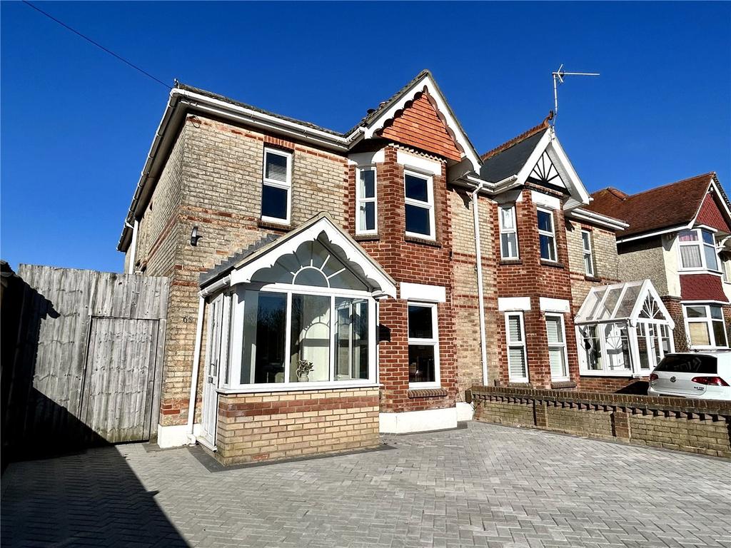 Alexandra Road, Poole, BH14 4 bed semidetached house £2,200 pcm (£