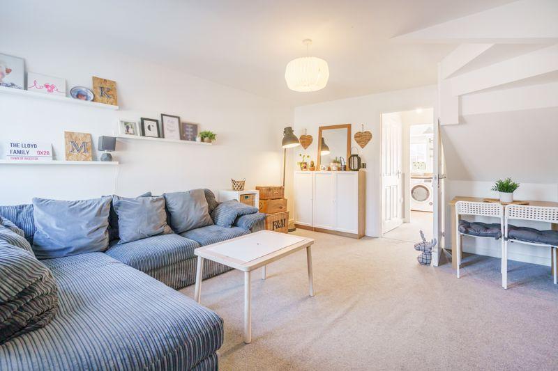 Redcar Road, Bicester 3 bed semidetached house £385,000