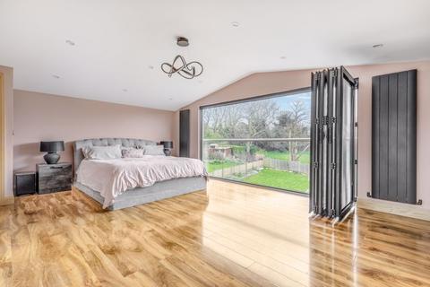 77 Farley Road, South Croydon, CR2 7NG