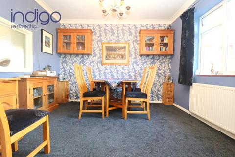 17 Hillcrest Avenue, Luton, LU2 7AB