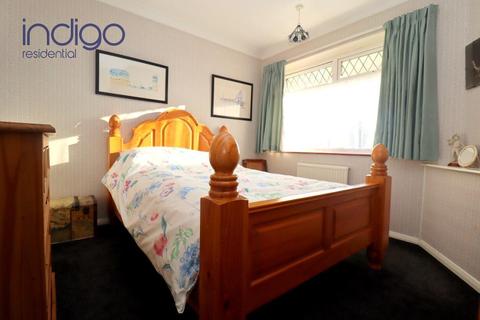 17 Hillcrest Avenue, Luton, LU2 7AB