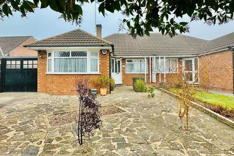 17 Hillcrest Avenue, Luton, LU2 7AB
