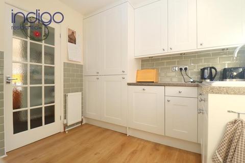17 Hillcrest Avenue, Luton, LU2 7AB
