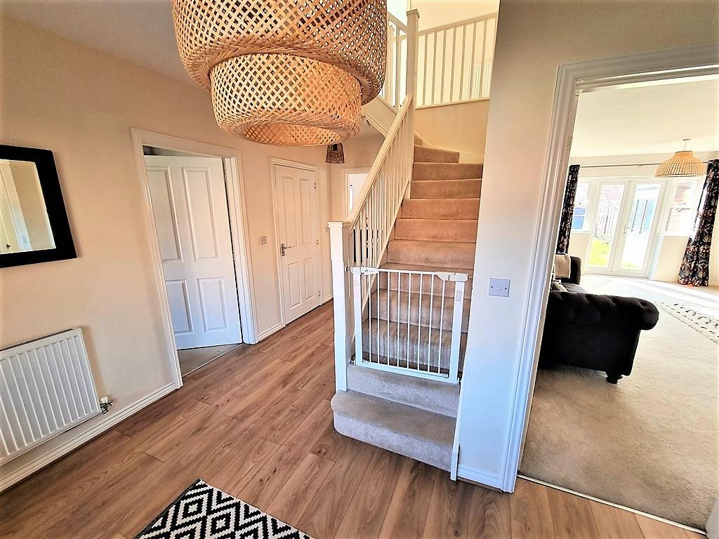 Bateman Close, Shobdon, Leominster, Herefordshire, HR6 9NW 5 bed