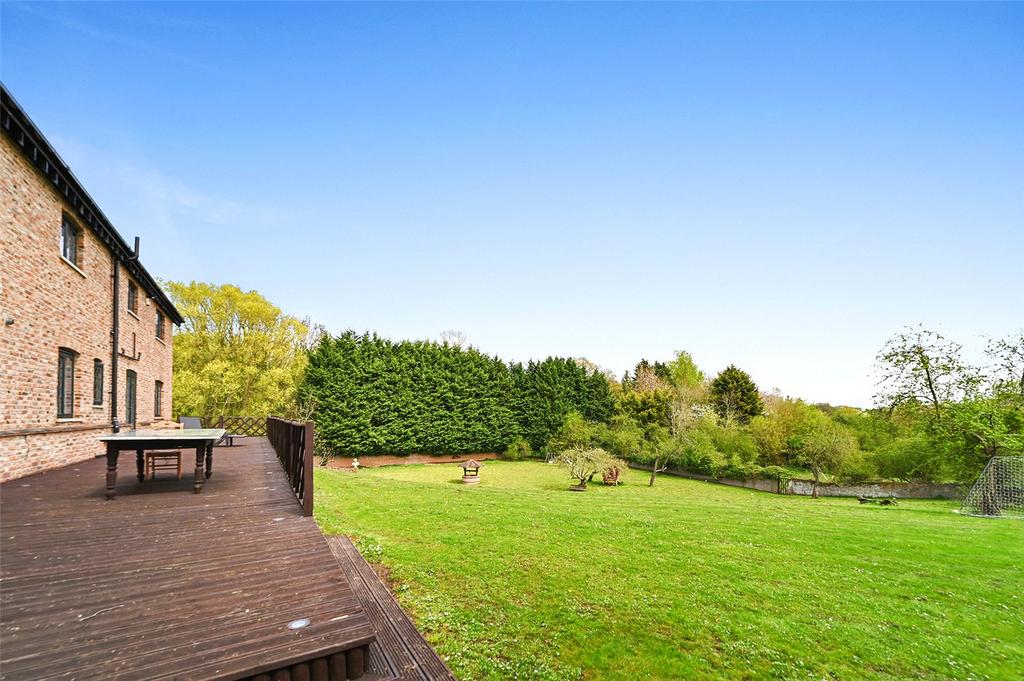 Decking and Garden
