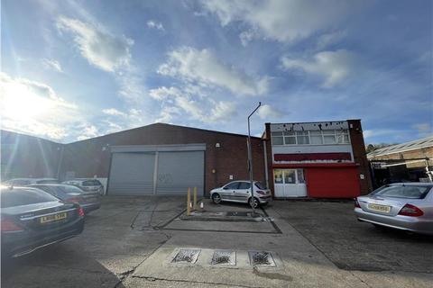 Industrial unit to rent - St. Peters Street, Maidstone, Kent, ME16 0SN