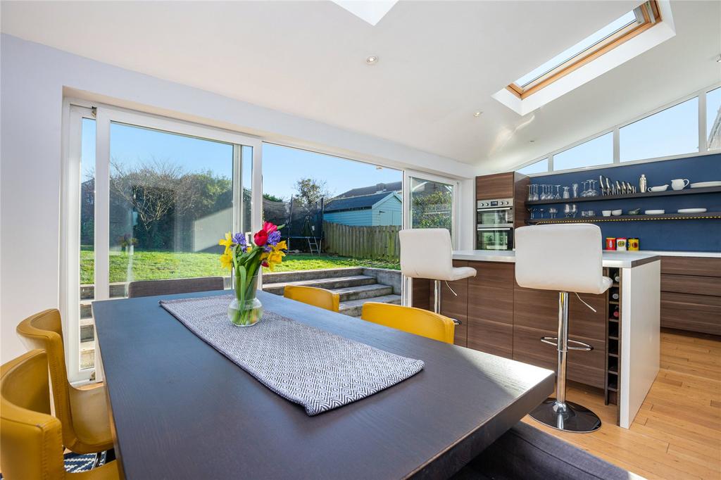 Dining/Kitchen