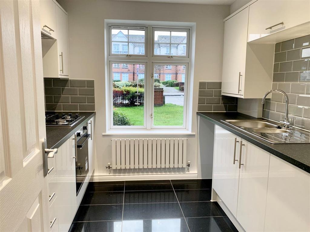 Park Way, Rubery, Birmingham 2 bed house share £155,000