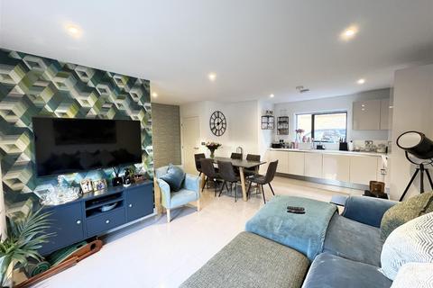 50 Hardy Close, Chelmsford, CM1 1AE