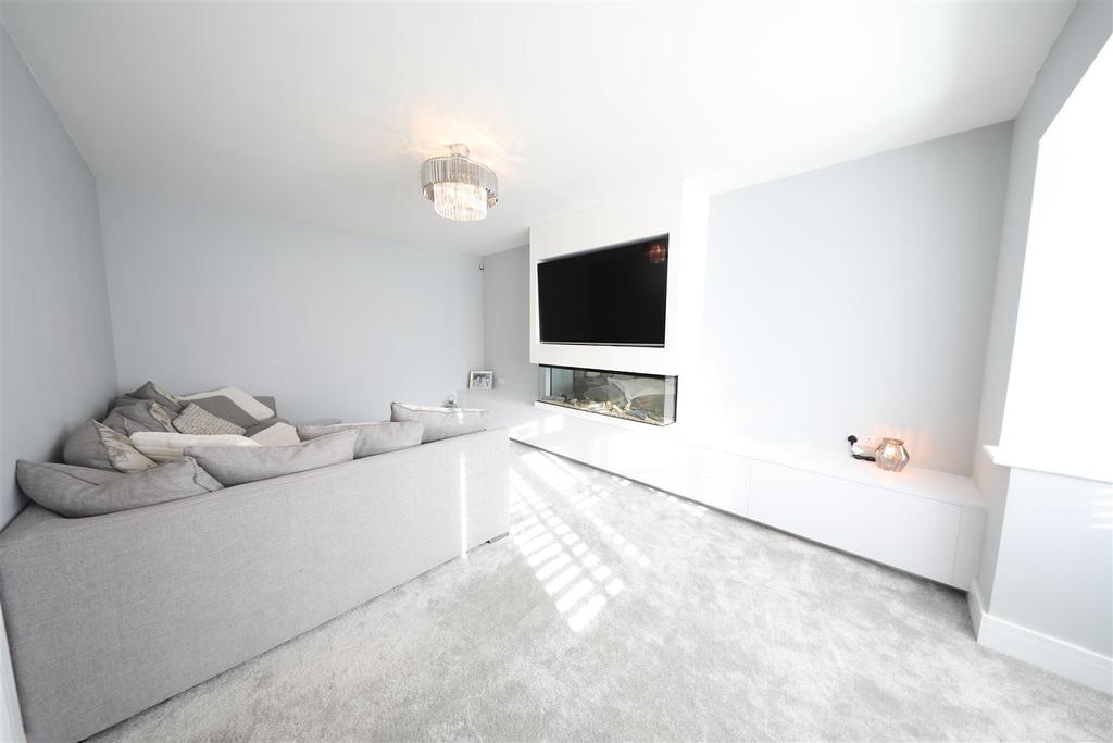 Cherry Tree Close, Bilton, Hull 7 bed detached house £450,000