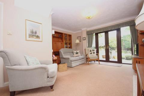 10 Chine Close, Locks Heath, Southampton, SO31 6WA