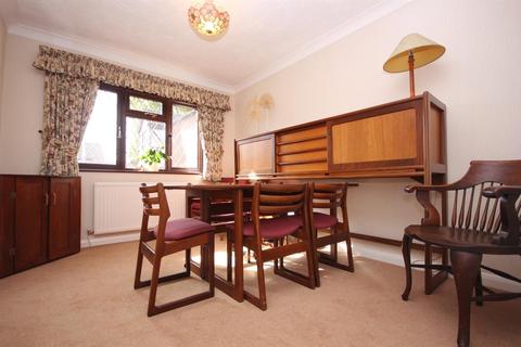 10 Chine Close, Locks Heath, Southampton, SO31 6WA