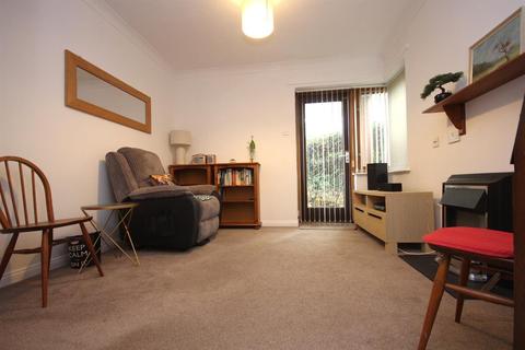 1 bedroom in a house share for sale - Linden Court, Park Gate