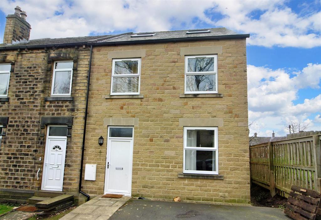 Highroyd Lane, Moldgreen, Huddersfield, HD5 9DN 5 bed end of terrace