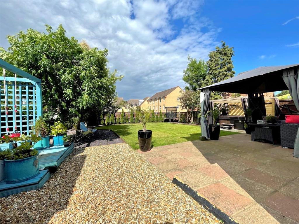 Gudge Heath Lane, Fareham 3 bed detached house £470,000