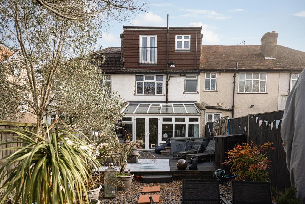 Stoneleigh avenue