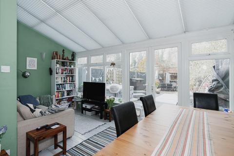 244 Stoneleigh Avenue, Worcester Park, KT4 8YB